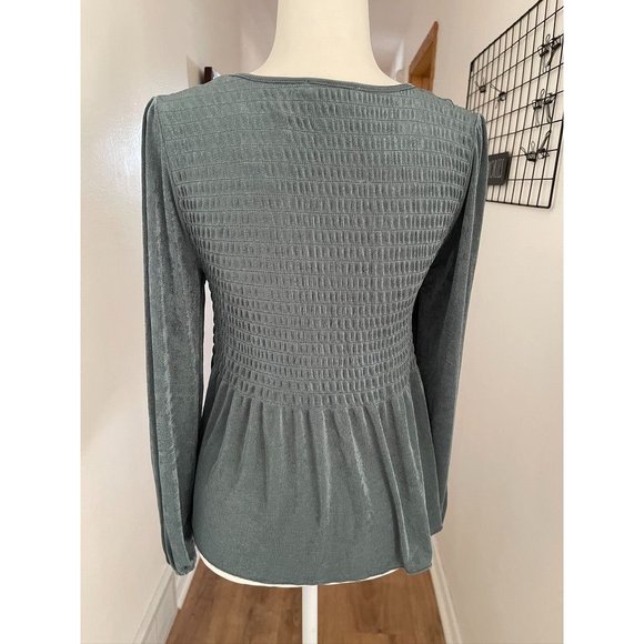 NWT Urban Romantics Top - Picture 2 of 4